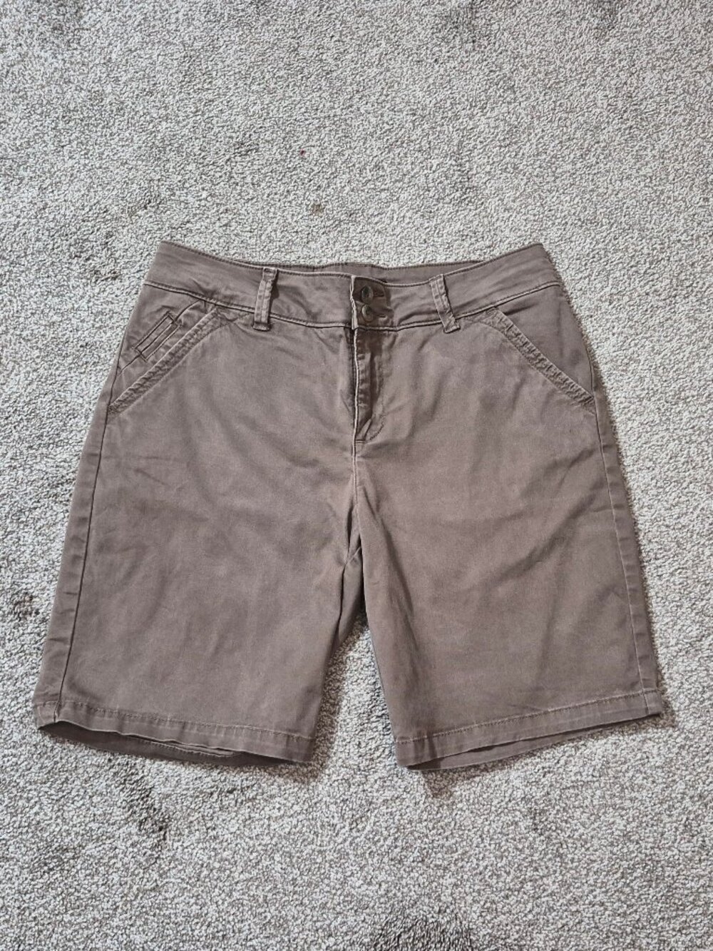 LEE Staight Fit Brown Front Zip Bermuda Chino Shorts; Size 8